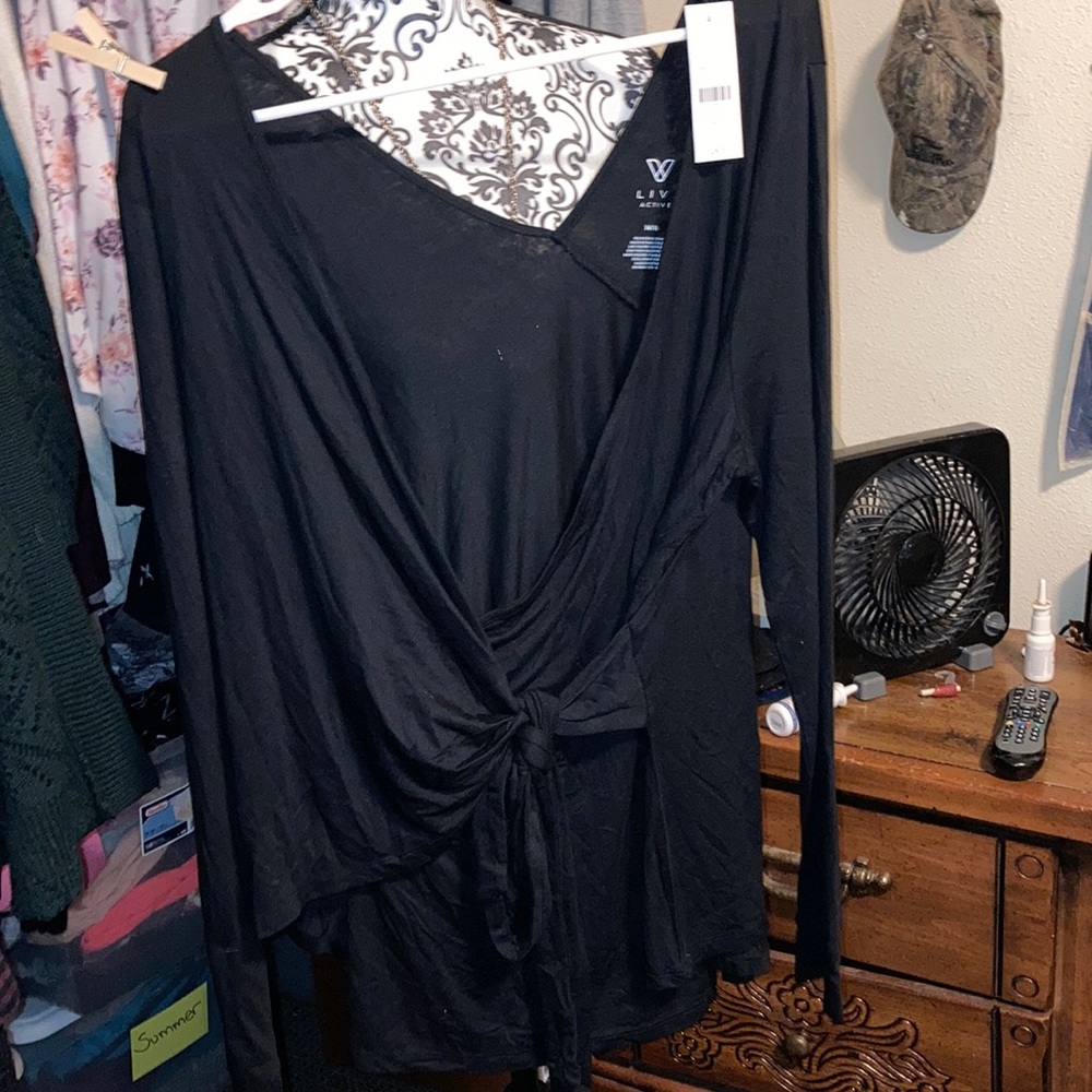 LIVI Lane Bryant Wrap Top 14/16 NWT